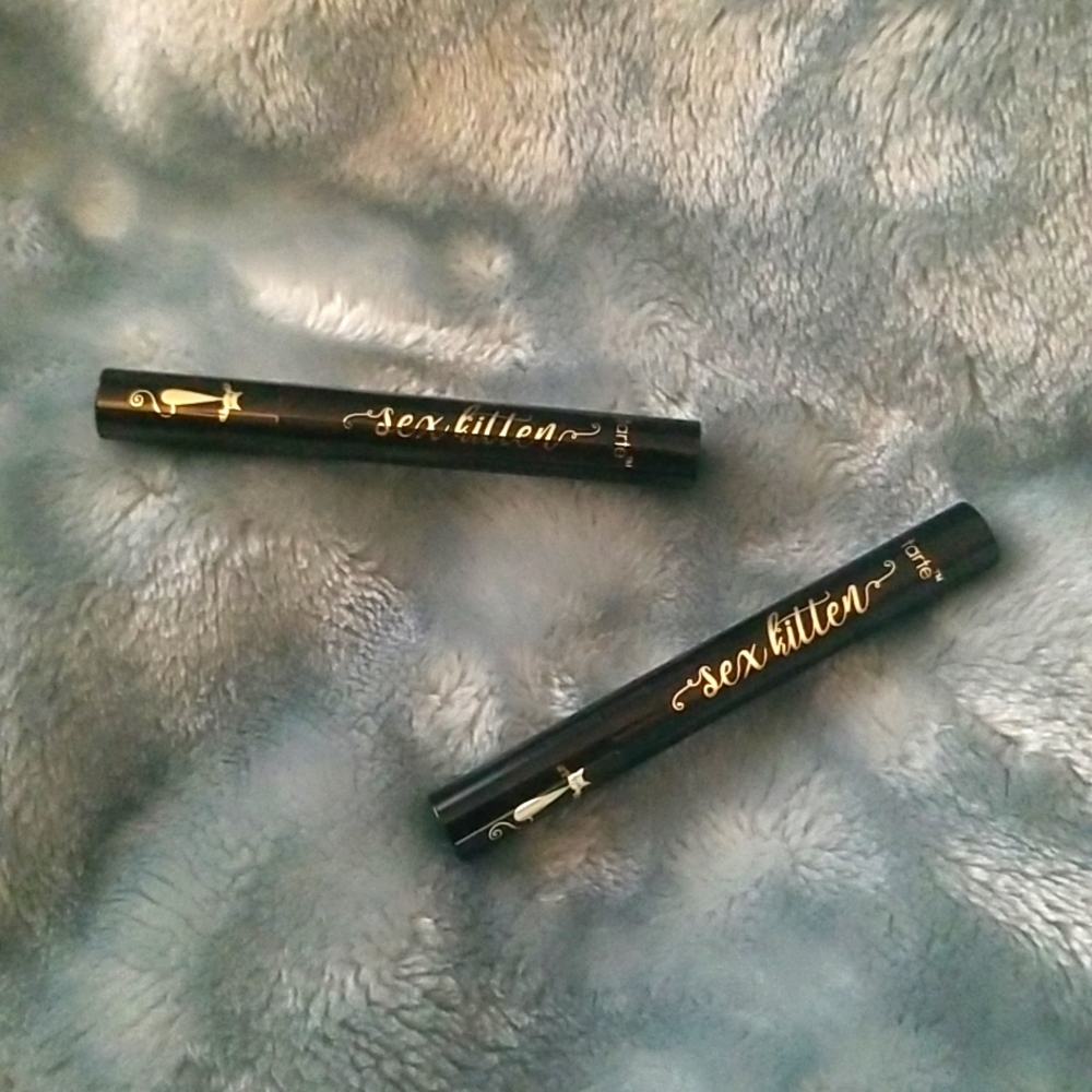 TARTE SEX KITTEN travel-size sex kitten eyeliner                0.003 oz / 0.1 g